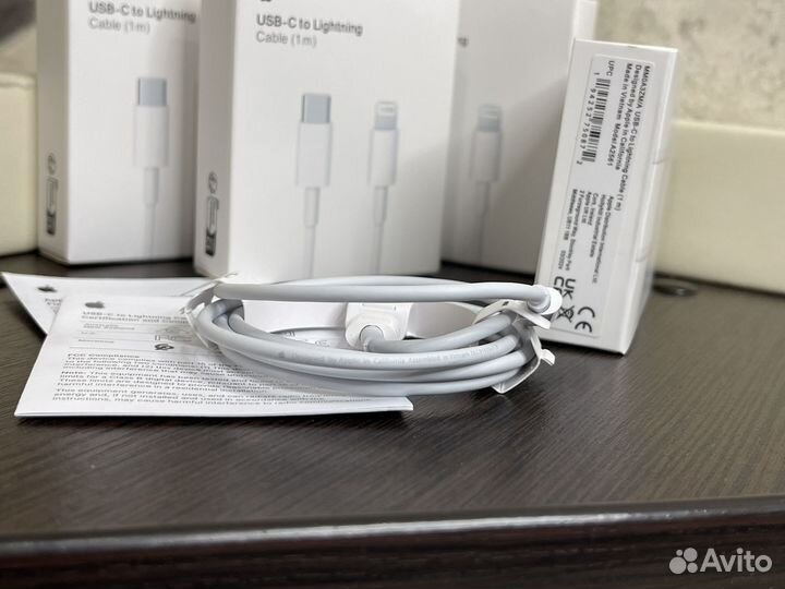 Оригинальный кабель зарядки Apple USB-C Lighting