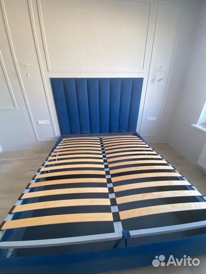 Мягкие стеновые панели и кровать