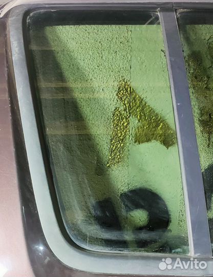 Стекло (форточка)двери задней правой Nissan