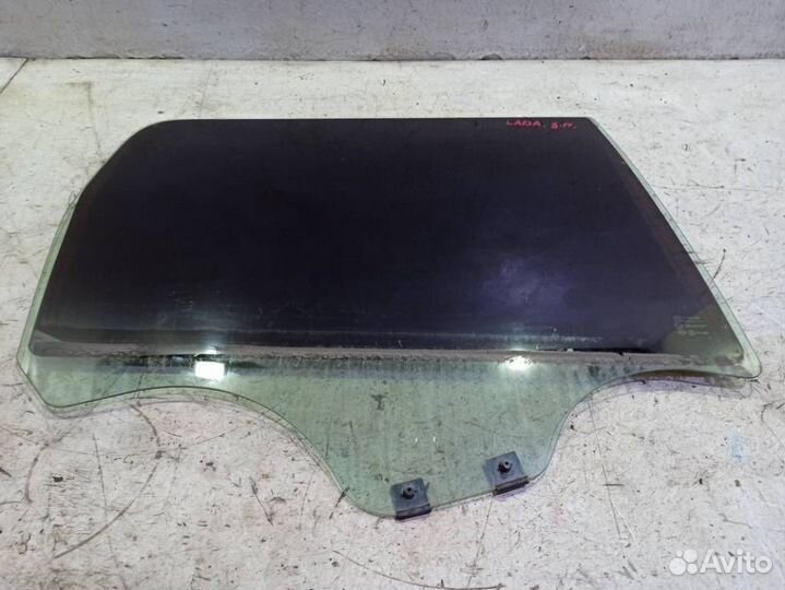 Стекло задней правой двери