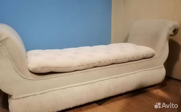 Прикроватный пуф