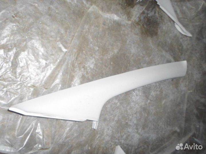 Обшивка стойки передней правой Ford Focus 2 2008-2