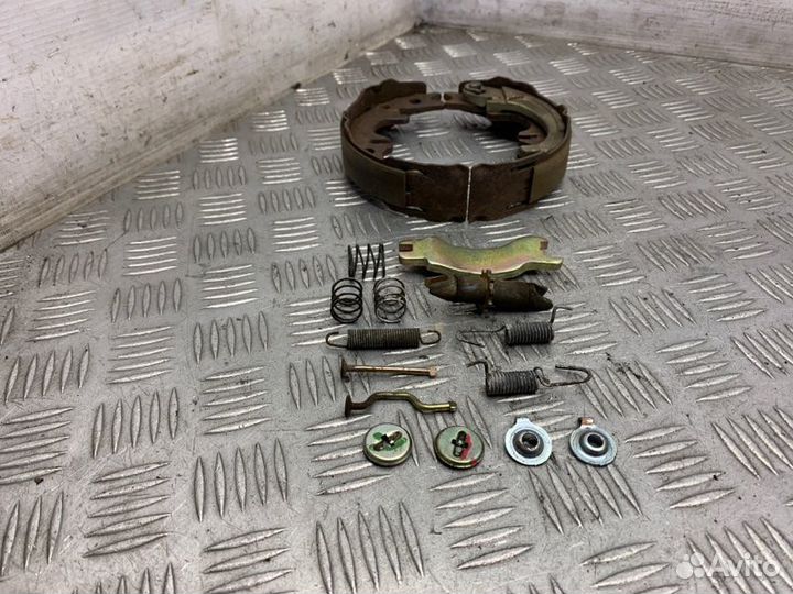 Ремкомплект стояночного тормоза правый Toyota