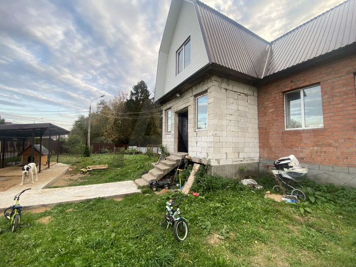 Дом 251 м² на участке 12 га