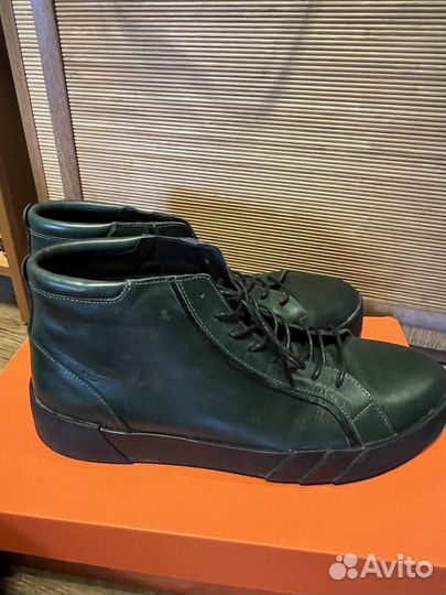 Ботинки зимние и кроссовки адидас