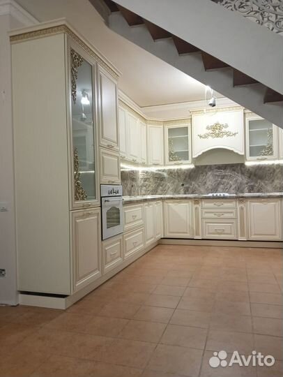 Кухонные гарнитуры новые готовые