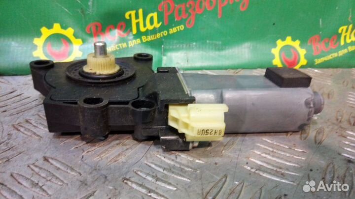 Моторчик стеклоподъемника задней левой двери Kia