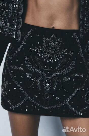Zara New Бархатная мини юбка с пайетками и вышивко