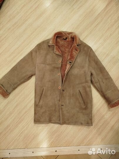Дубленка натуральная на мальчика 10 -11 лет