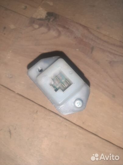 Резистор отопителя печки на issan Primera P 11