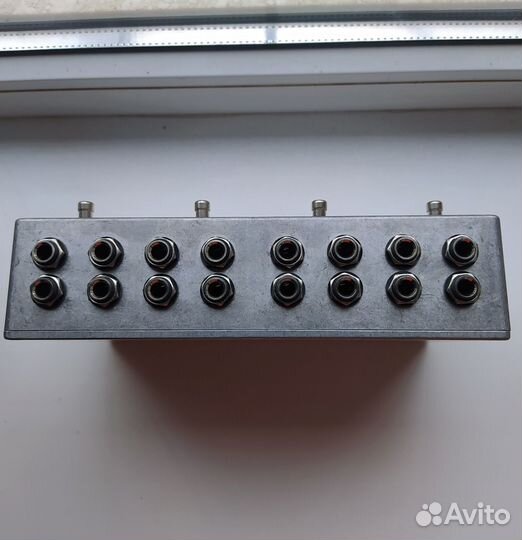 Свитчер гитарных цепей эффектов Buzz Electronics