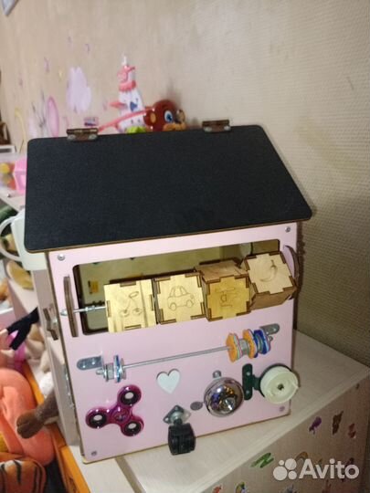 Бизиборд домик развивающий