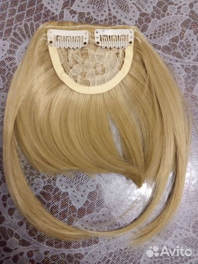 Волосы на заколках (чёлка) блонд