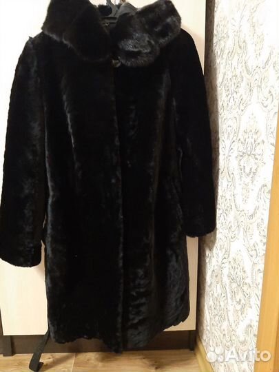 Шуба мутоновая с капюшоном 44 46