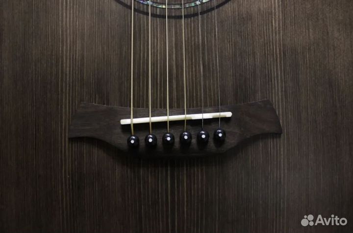 Акустическая гитара Baton Rouge с широким грифом