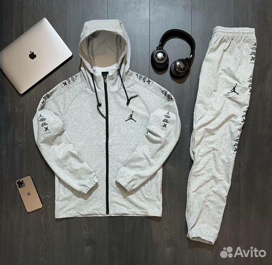 Спортивный костюм