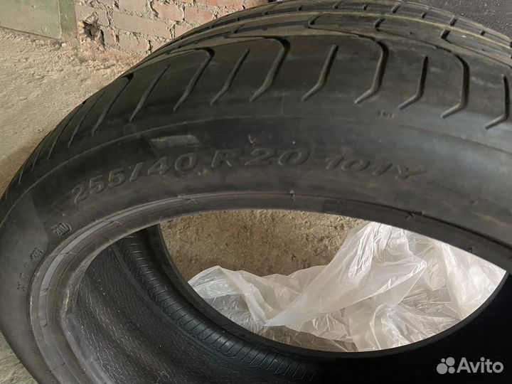 Pirelli P Zero 255/40 R20