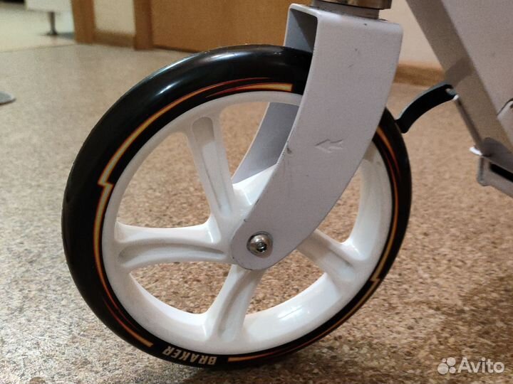 Самокат детский Rocket 200