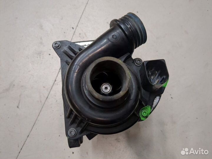 Насос водяной BMW X6 E71, 2010