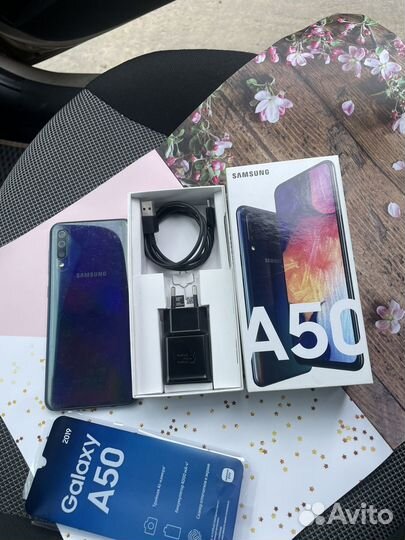 Samsung Galaxy A50, 4/64 ГБ