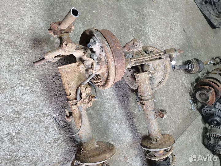 Задние стойки Toyota carina e