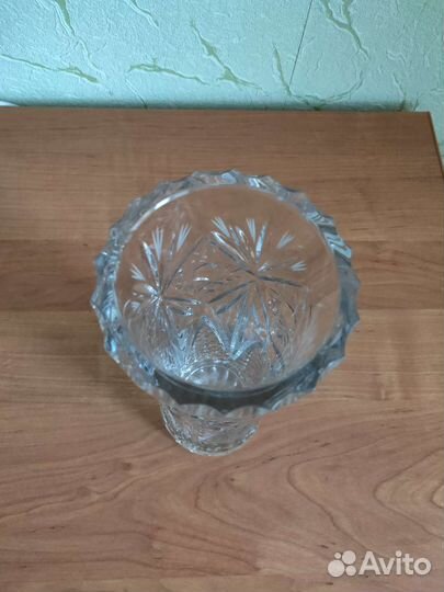 Хрустальная ваза