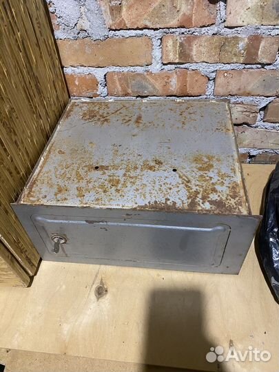 Сейф встраиваемый