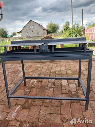 Деревообрабатывающий станок