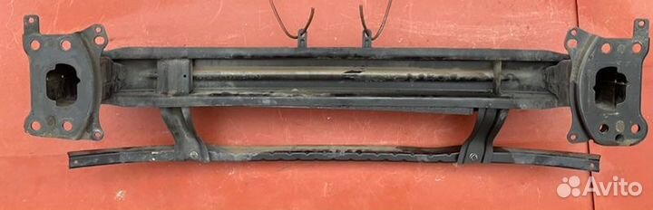 Усилитель бампера передний Vw Passat B6 универсал