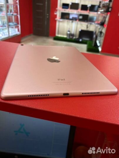 Планшет Apple iPad Pro 9.7 (1-го поколения)