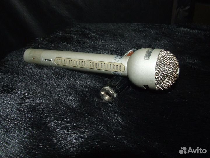 Винтажный динамический микрофон Electro-Voice RE10