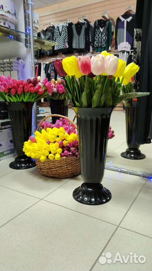 Искусственные цветы, вазы, посуда, сувениры