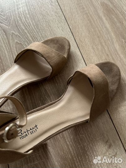 Босоножки, туфли