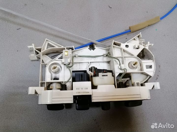 Блок управления климатом Mitsubishi Lancer 8 1997