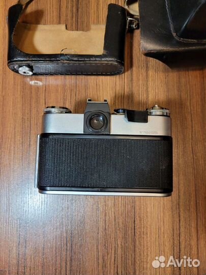 Пленочный фотоаппарат зенит, вспышка