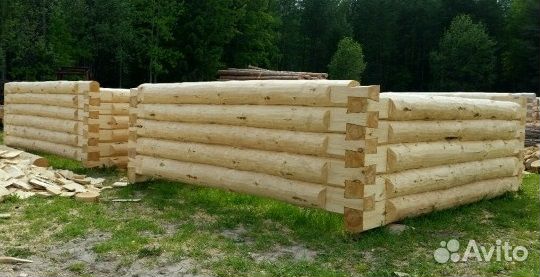 Срубы, зимний лес