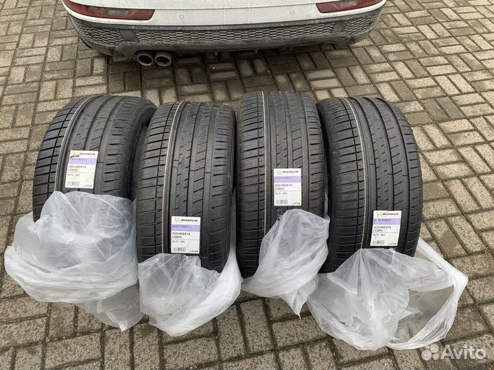 Michelin Pilot Sport 3 255/40 R19