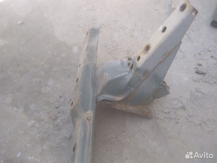 Усилитель бампера Subaru Legacy outback BG