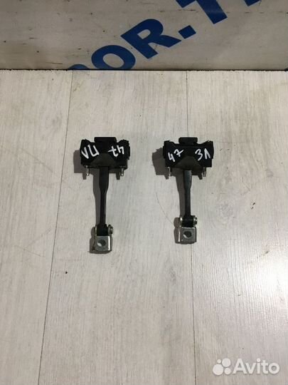 Ограничитель двери LADA vesta SW Cross 1.8 мт