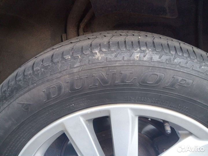 Dunlop SP Sport 270 215/60 R17 96H