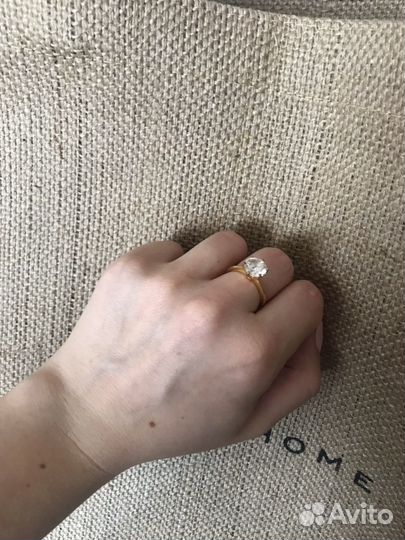 Кольцо серебряное с цирконием