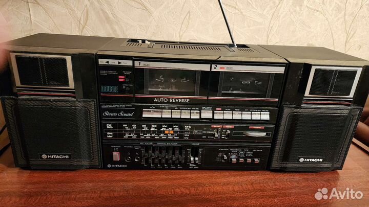 Магнитофон Hitachi