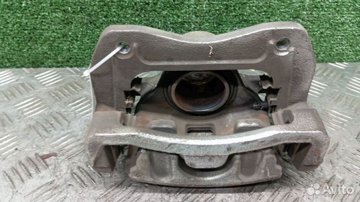 Суппорт Kia Sportage Правый Передний