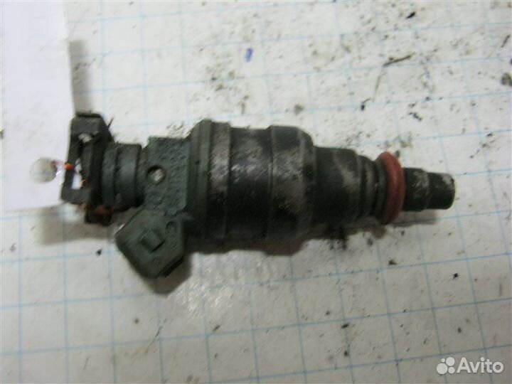 Форсунка инжекторная электрическая Audi 80/90 B4
