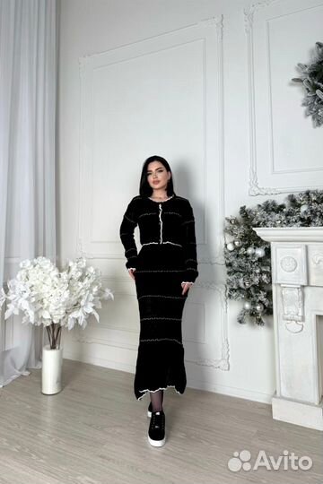 Костюм с юбкой женский