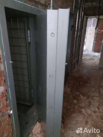 Дверь сейфовая