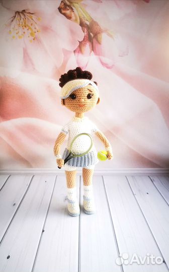 Вязаная кукла,теннисистка