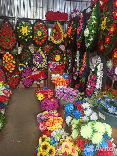 Ритуальные венки и корзины, цветы, ленты