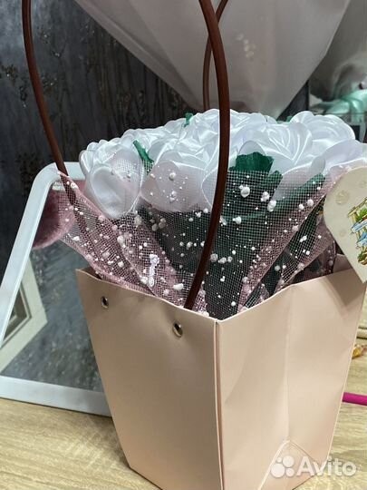 Букеты роз из атласных лент