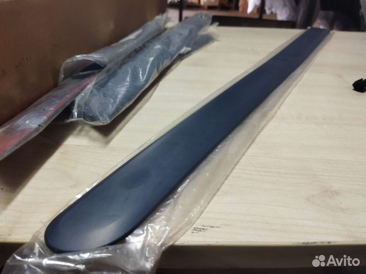 Молдинг передней правой двери zafira-B